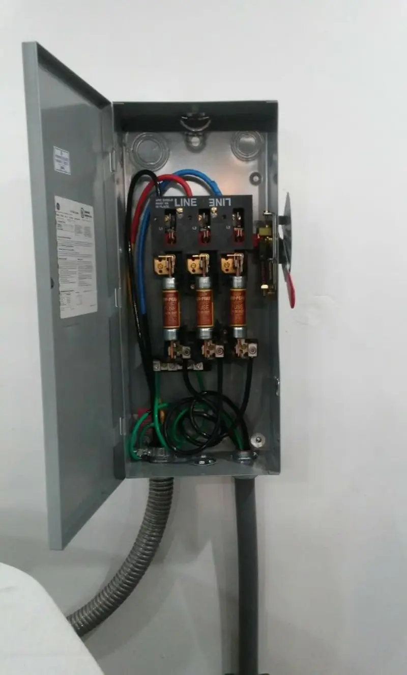 Three-phase disconnect switch installed for Electrical Wiring & Rewiring in Hartford City