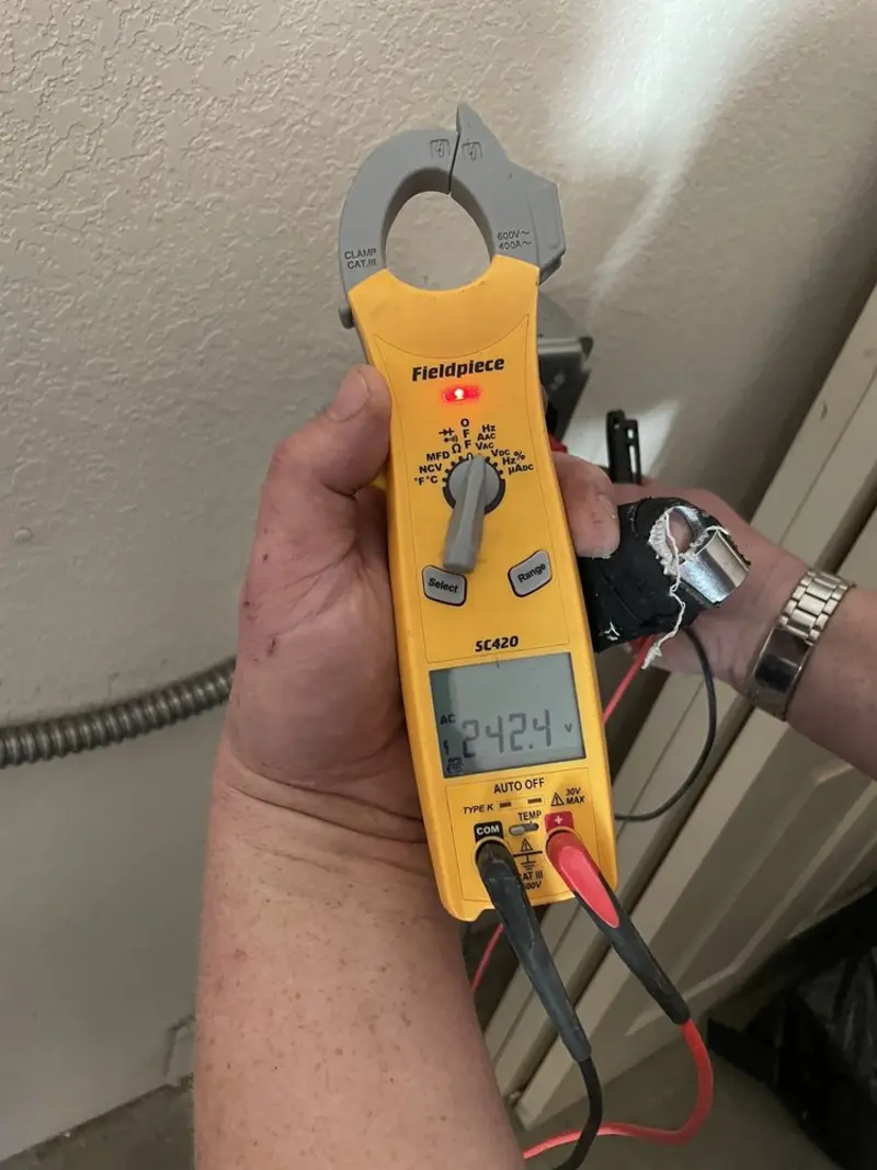 Voltage testing with clamp meter during Aluminum Wiring Replacement in Hartford City
